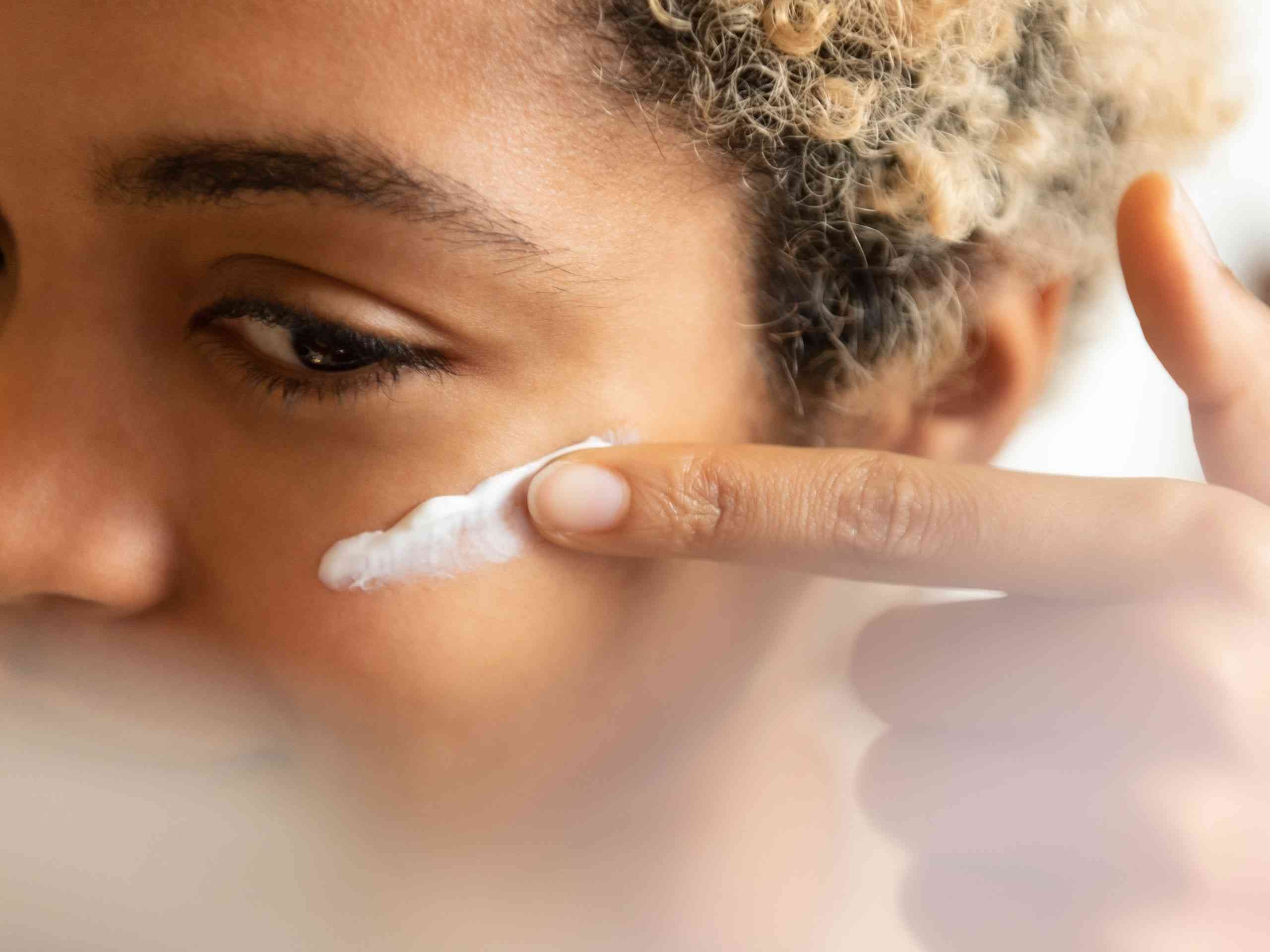 Voici comment savoir si vos produits de soin de la peau sont réellement non comédogènes