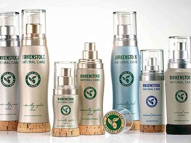 Birkenstock lance une gamme de soins de la peau naturels centrée sur le liège